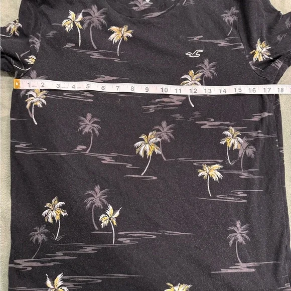 Hollister Must-Have Palm Tree Print T-Shirt XS Black Tropical 100% Cotton - Picture 4 of 6